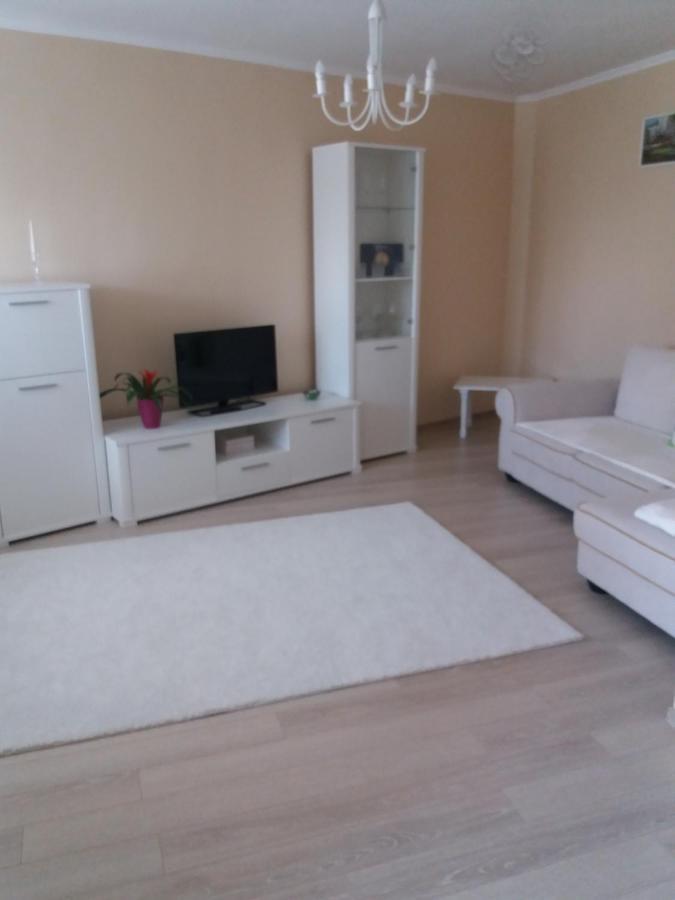 Juli'S Apartment Oradea Exteriör bild