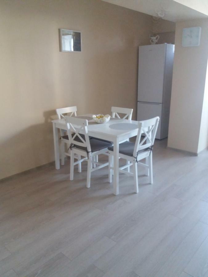 Juli'S Apartment Oradea Exteriör bild