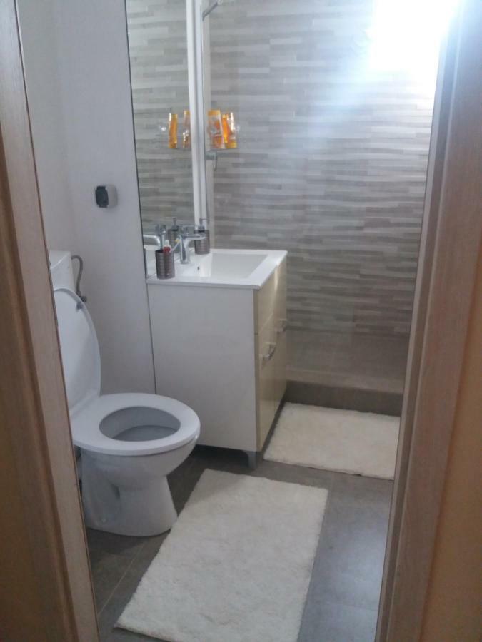 Juli'S Apartment Oradea Exteriör bild
